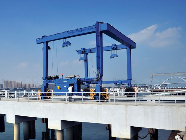 游艇吊的吊裝保險：游艇吊裝是否需要保險以及如何選擇保險？